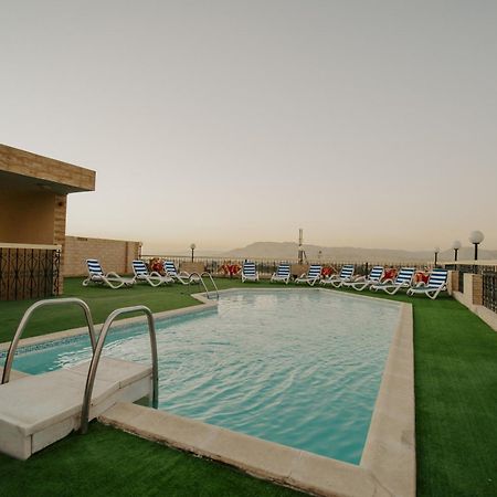 Queens Valley Hotel Луксор Экстерьер фото