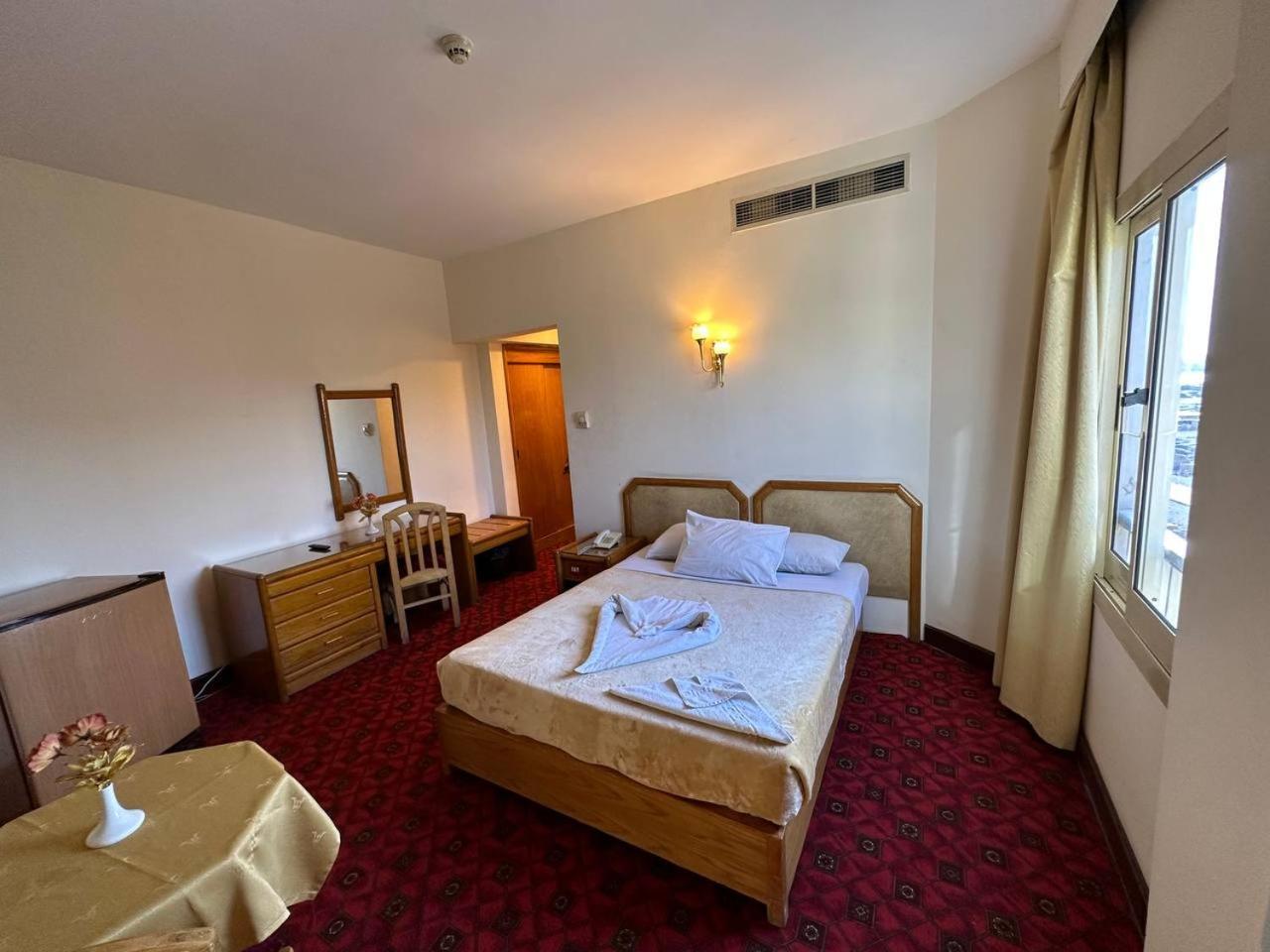 Queens Valley Hotel Луксор Экстерьер фото