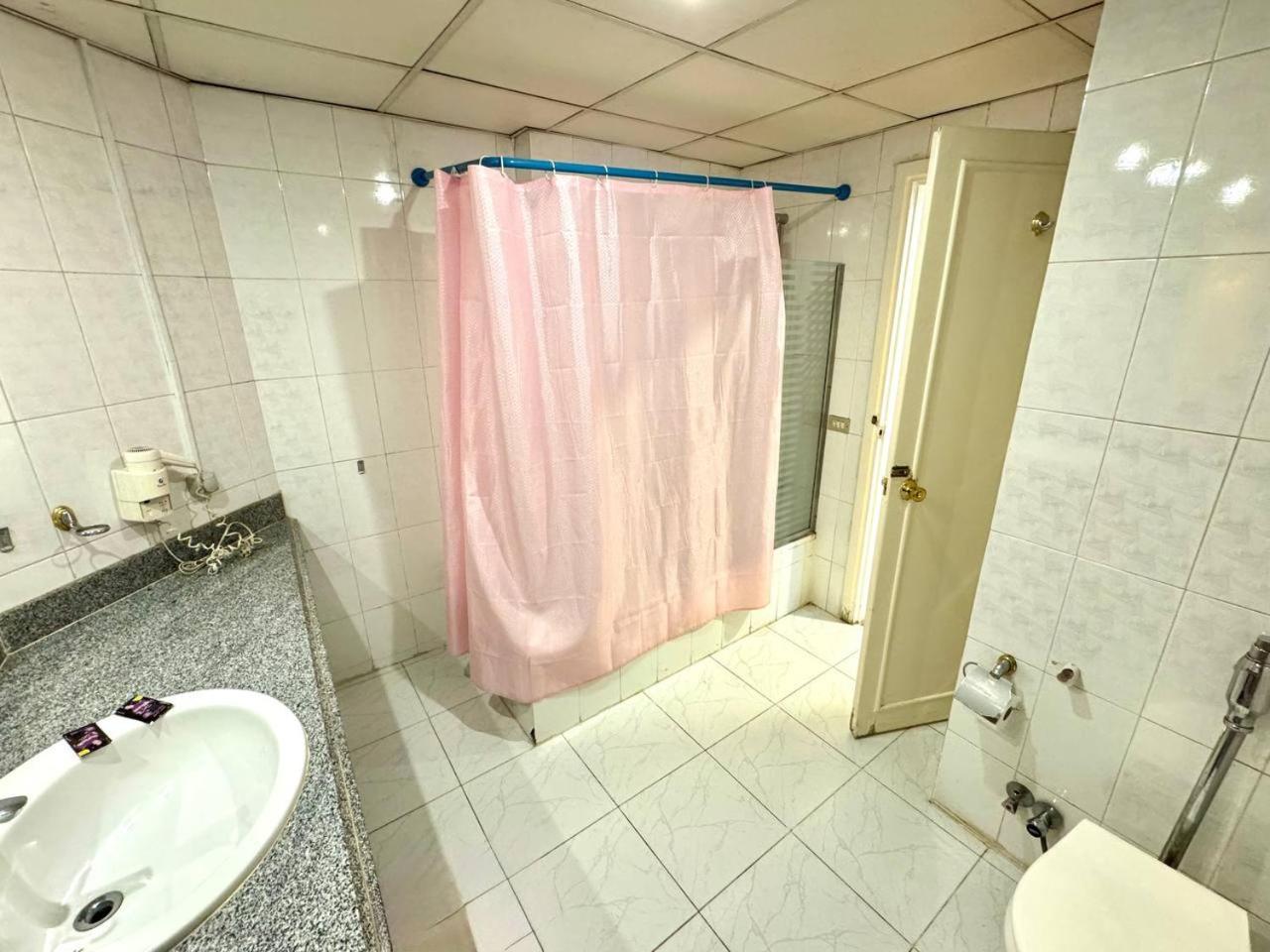 Queens Valley Hotel Луксор Экстерьер фото